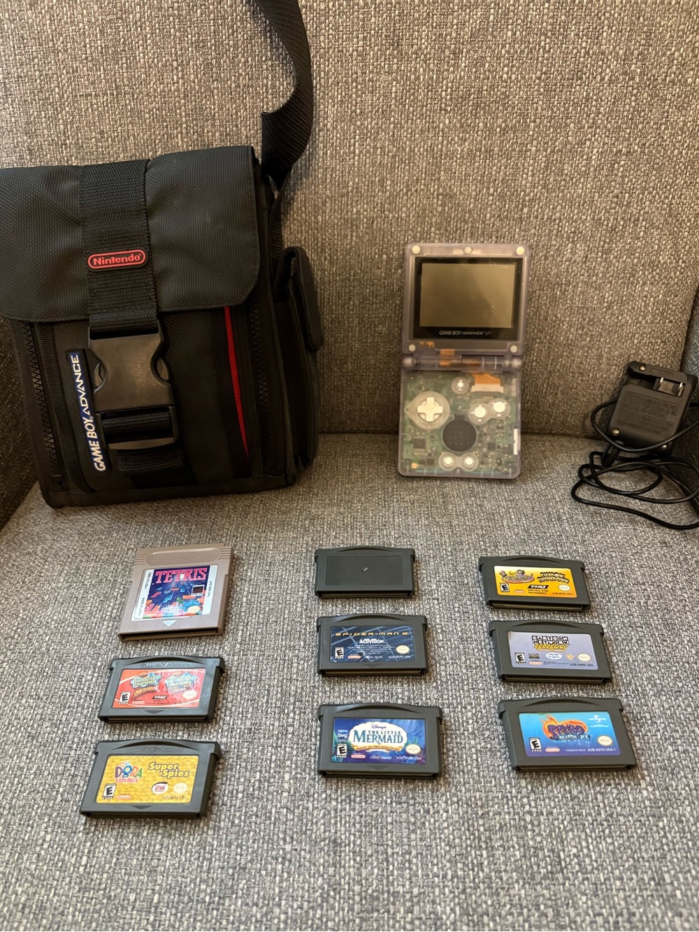 Nintendo Clear Purple Game Boy Advance SP w/ Multiple GBA/GB Cartridges & Case